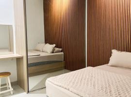 Moona Homestay Jogja, khách sạn ở Gondowulung