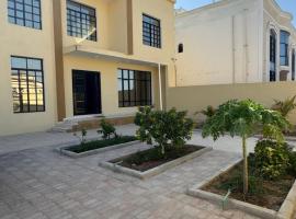 فيلا وشقق السعادة - صلالة, hotel di Salalah