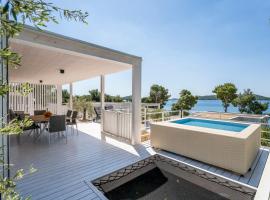 Victorie Villa Buqez, ξενοδοχείο σε Drage