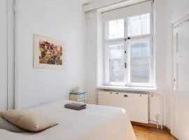 Vintage 1BR Apt in Kamppi with Perfect Location
