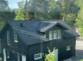 Nybyggt modernt gästhus nära naturen, hotel v destinaci Norrköping