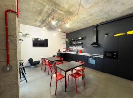 ROCH800 - industriální aparthotel Klatovy, hotel v destinaci Klatovy