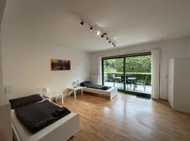 Unterkunft bei Lübeck - Zentral an der A1 - Parkplatz - Terrasse