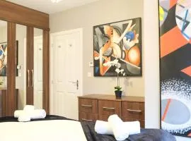 Spacious 4 Bedroom Home with Garden in Bedford