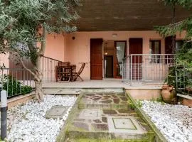 CV012 - Cervia, accogliente trilocale con giardino