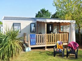 Camping 4 étoiles - Parc aquatique - eeibgf, hotel v destinaci Gruissan