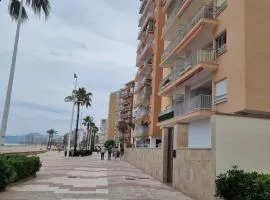 Beach view apartment in Cullera