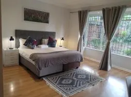 Paulshof Guesthouse - Kingsway B&B