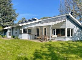 3 Bedroom Cozy Home In Guldborg, hotell sihtkohas Guldborg