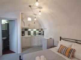 Studio Canava Santorini by ΜΡS