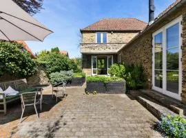 Beautiful Home In Odense M With Wifi