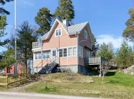 Gorgeous Home In Motala With Lake View
