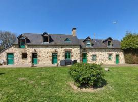 4 Bedroom Nice Home In Mont-Saint-Jean, hotel en Mont-Saint-Jean