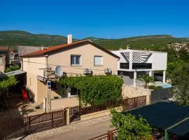 Lovely Apartment In Gornji Karin