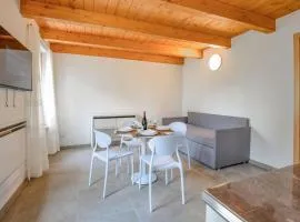 Lovely Apartment In Peschiera Del Garda