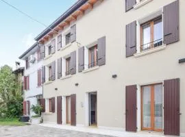 Nice Apartment In Peschiera Del Garda