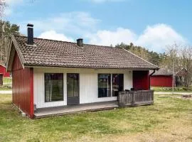 2 Bedroom Stunning Home In Degeberga