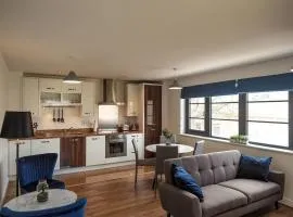 Modern 2 Bedroom Apartment in Central Farnborough
