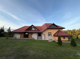 Pod Szyszkami, hotel in Adamów