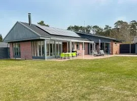 Cozy Home In Fårevejle