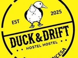 Duck & Drift - a Sleeper Hostel - Just 1,7km from Airport