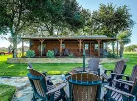 Secluded Cabin in Weatherford!