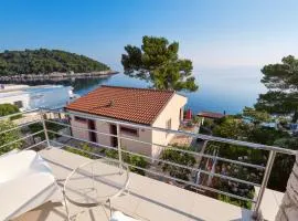Apartment with sea view Vitorio
