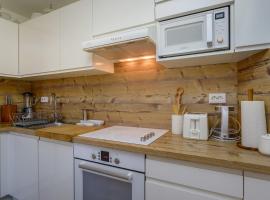 Beautiful Apartment Jelena 1, hotel in Veli Lošinj