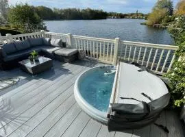 Beaumont on fishing lake with Hot Tub