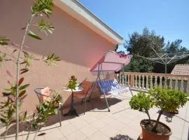 Franka 1 Apartment with terrace near the Beach, Artatore Mali Lošinj