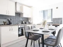 Contemporary 3 Bedroom Home with Garden & Parking