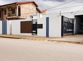 Maison Blanche, hotel v destinaci Douala