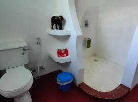 Baba Yaga Nest Beach Farm House، إقامة في منزل في Gatunga