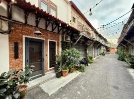 3 Jambatan Steps to Jonker & Riverside