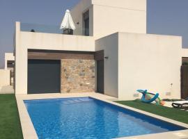 Villa dans un magnifique golf, hotel in Algorfa