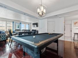 Oversized Family Beach Block Duplex with Game Room, hotel in Atlantic City