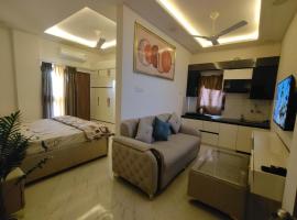 Iconic Royal Studio Apartment Near Expo Mart in CHI 5, hotel in Greater Noida