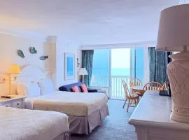Breathtaking OCEAN FRONT Condo in Daytona Beach