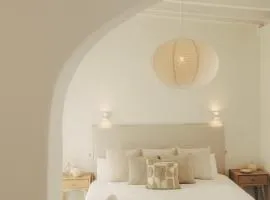 Naos Apartments - Beachside & Downtown Stay