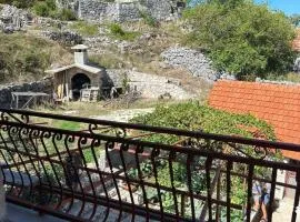 Seoska idila, Krivići
