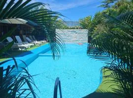 Ballena Rey Hotel、ウビタのビーチ周辺のバケーションレンタル