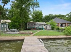 Charming 4BR Lakefront Getaway