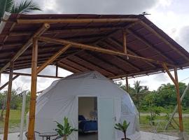Domo Premium en la playa de Isla Portete, luxusní stan v destinaci Muisne
