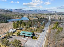 Jessie's Harvest House, hotel con estacionamiento en Tannersville