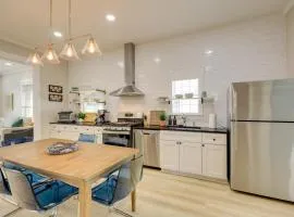 San Antonio Home 2 Mi to Dtwn, Swim Spa!
