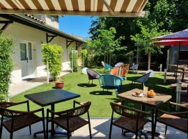 Bloom Hostel Bar & Garden, albergue en Burdeos