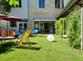 Bloom Hostel Bar & Garden