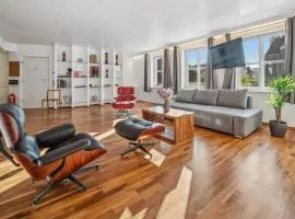 Munich Most Central Holiday Apartment 90m2 - 969 sq ft of Luxury