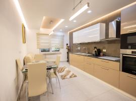 Apartment KLER-Elegant Stay Ali Demi, hotel v destinaci Tirana