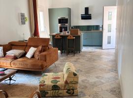 Patio en Camargue, hotel i Port-Saint-Louis-du-Rhône